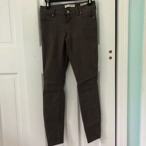 BULLHEAD GRAY LOW RISE SKINNY JEANS